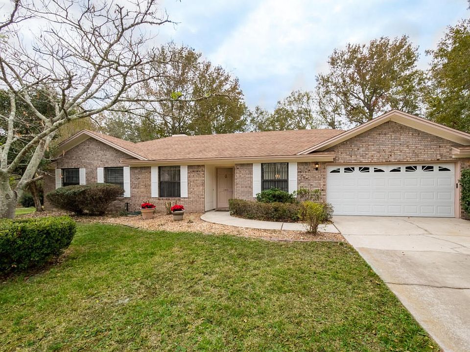 1055 Wilderland Dr-1