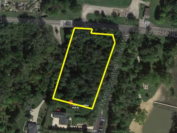 1824 West Dr, Hinckley, OH 44233