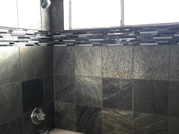 5th image of 2420 Oxford Way APT 40