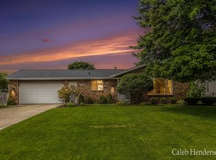 7365 Harmon Ln, Jenison, MI 49428