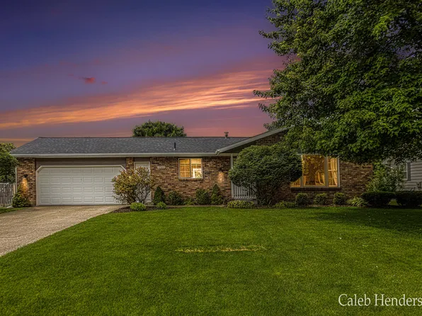 7365 Harmon Ln, Jenison, MI 49428