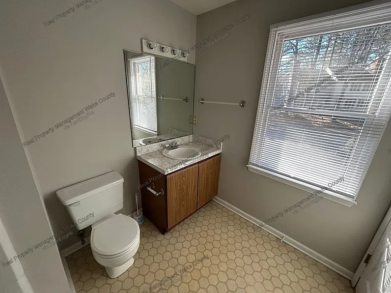 5612 Hamstead Xing — Photo 23