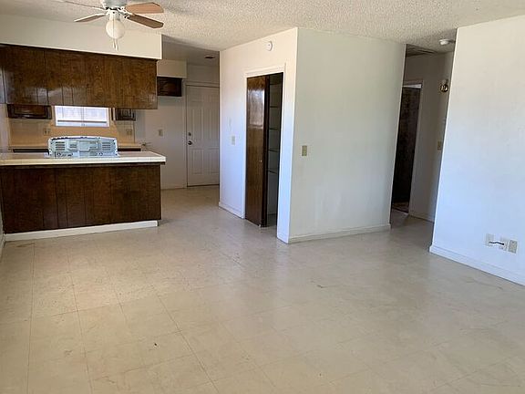 3rd image of 2515 W Chestnut Ct