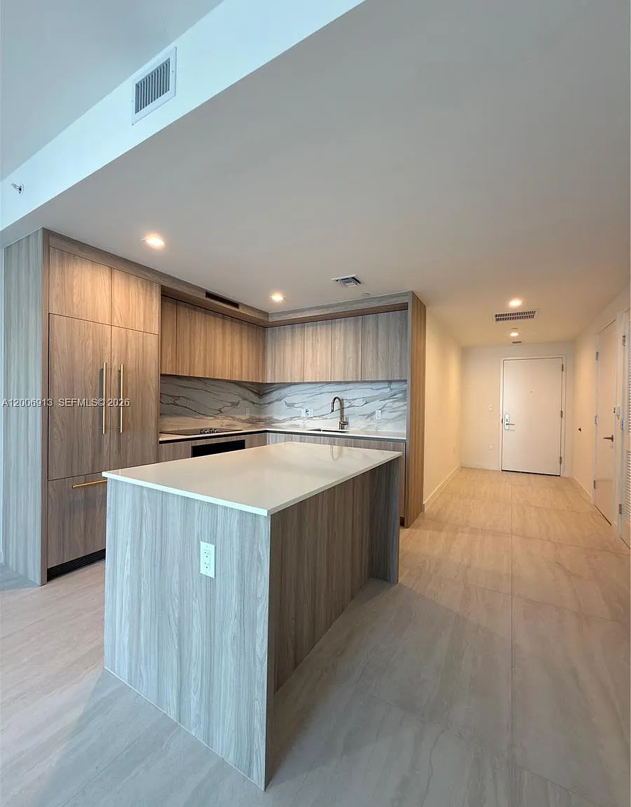 Viceroy Residences — Photo 2