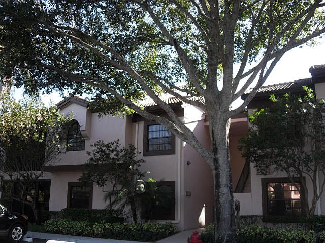 1st image of 5450 Verona Dr APT K