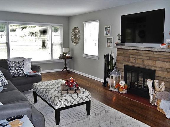 3rd image of 2718 Poland Village Blvd
