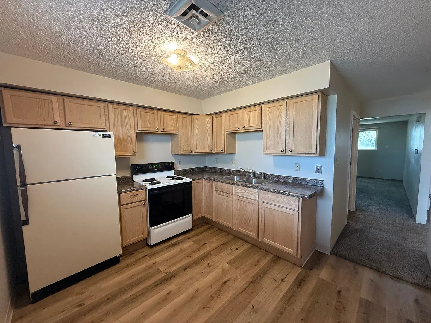 Thompson - 240 Margaret Drive — Photo 3