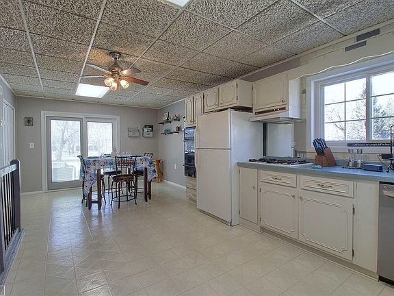 4th image of 712 Colorado St