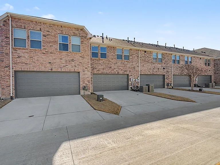 6032 Silverado Trl — Photo 29