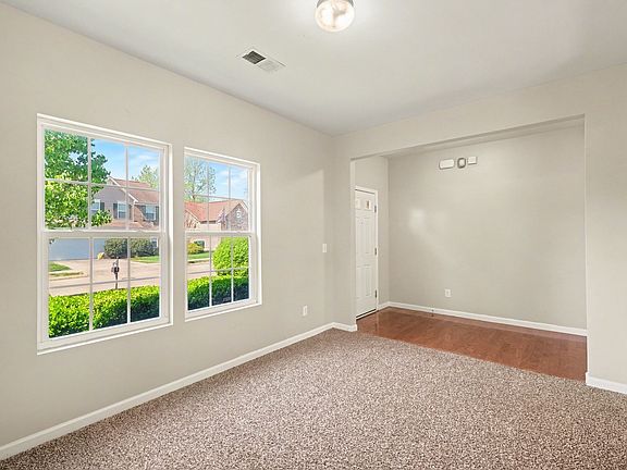 5th image of 1042 Countess Ln