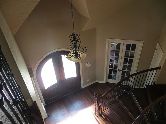 2nd image of 160 Alexis Dr