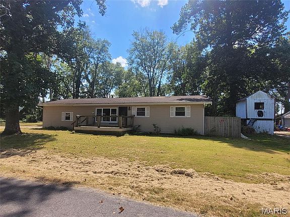 3rd image of 204 Easy St