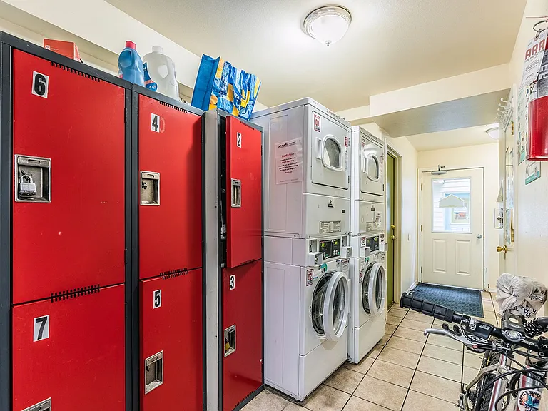 Videre - Courtyard Studios on Cap Hill! — Photo 12