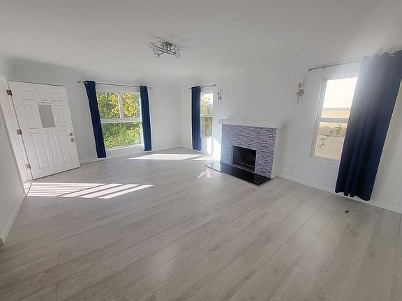 3rd image of 916 S Holt Ave #914