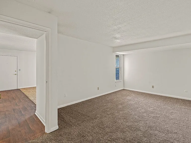 Spacious 1 and 2 Bedroom Apartments!