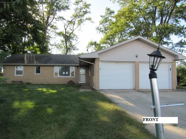 1513 N 2000 East Rd, Watseka, IL 60970