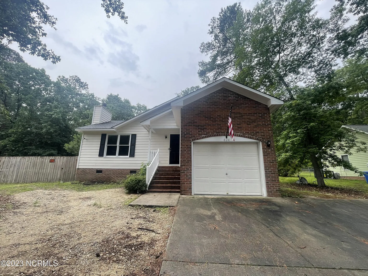 3 bed, 2.0 bath, $1,600 — Photo 2