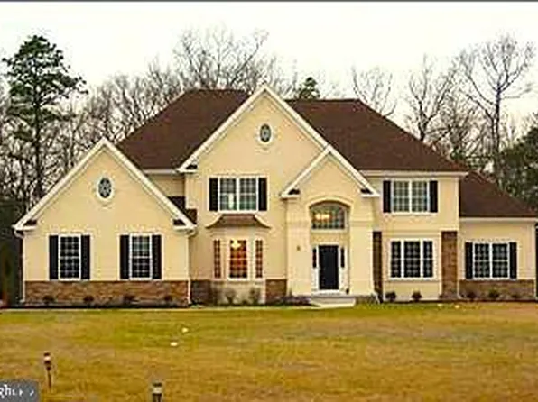 5 Saint Michaels Ct, Southampton, NJ 08088