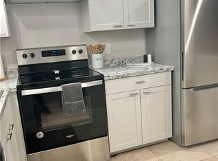 170 Turtle Lake Ct APT 210, Naples, FL 34105