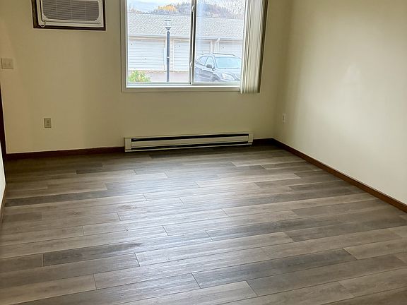 2nd image of 517 Wasson Ct #52