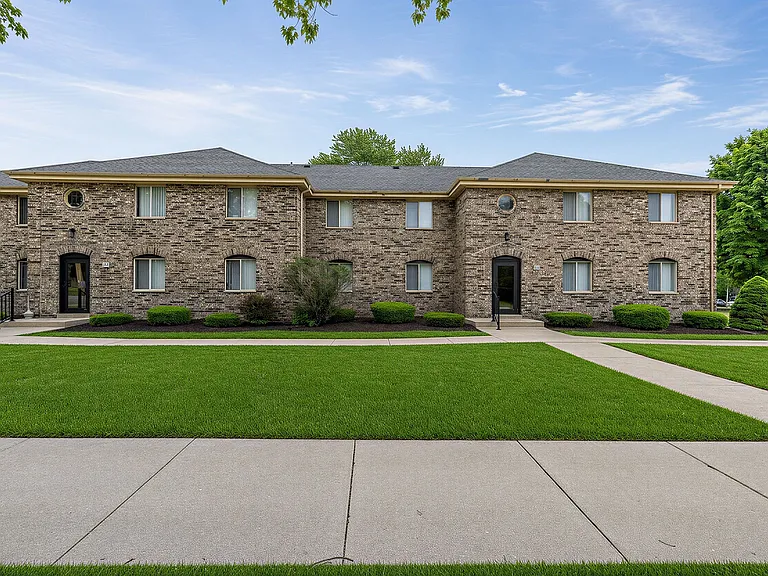 Stone Point Apartments Exterior