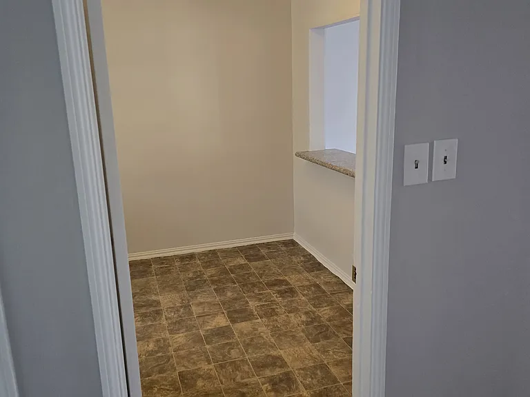 8927 Reading Ave #8927 — Photo 9