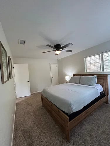 2509 White Oak Ln Photo 1