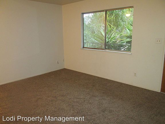 2nd image of 312 E Oak St APT E