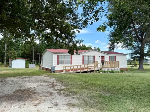 2061 Dymond City Road, Jamesville, NC 27846