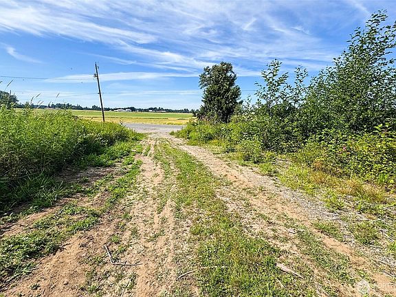 5th image of 283 W Axton Road
