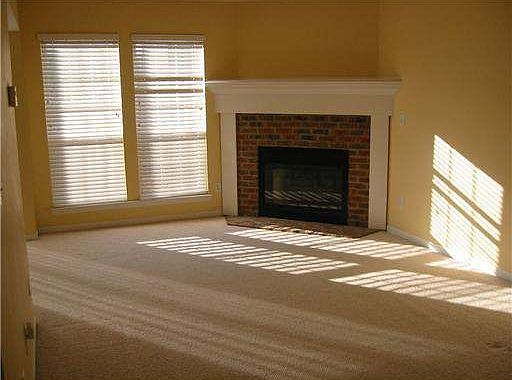 5th image of 3118 Village Cir