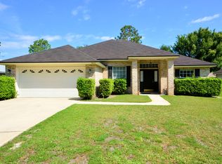 5413 London Lake Dr, Jacksonville, FL 32258