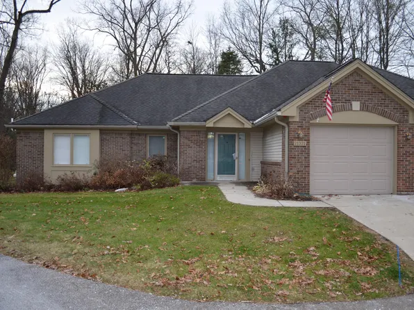 21321 Mulberry Ct, Farmington, MI 48336