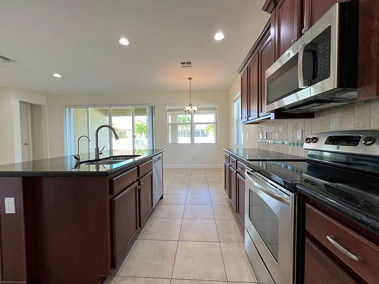 11948 SW Crestwood Cir — Photo 19