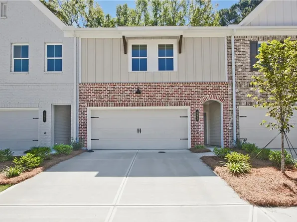 693 Sunstone Ln, Lawrenceville, GA 30043