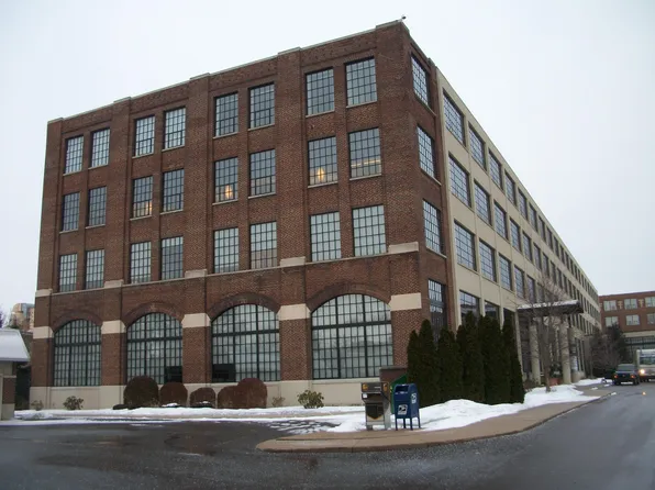 801 Broadway Ave NW APT 438, Grand Rapids, MI 49504