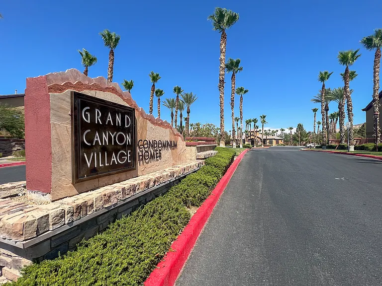 #GuardianReatly 8250 N Grand Canynon #2167 NW Condo Rental sign_08072025