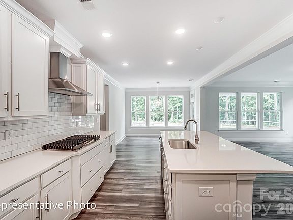 7th image of this home