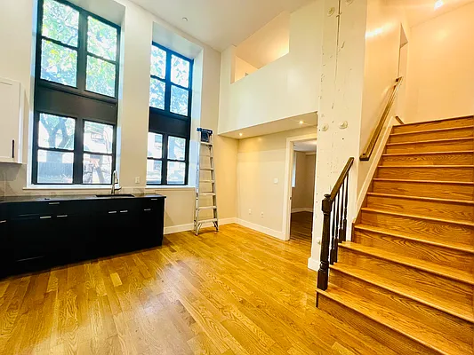 Rented by EXR | media 2