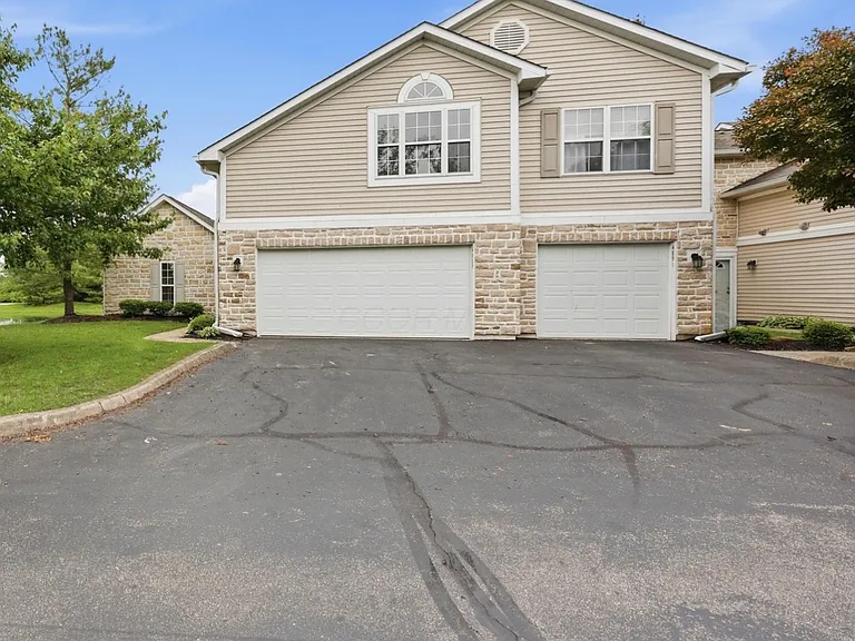4889 Common Market Pl — Photo 1