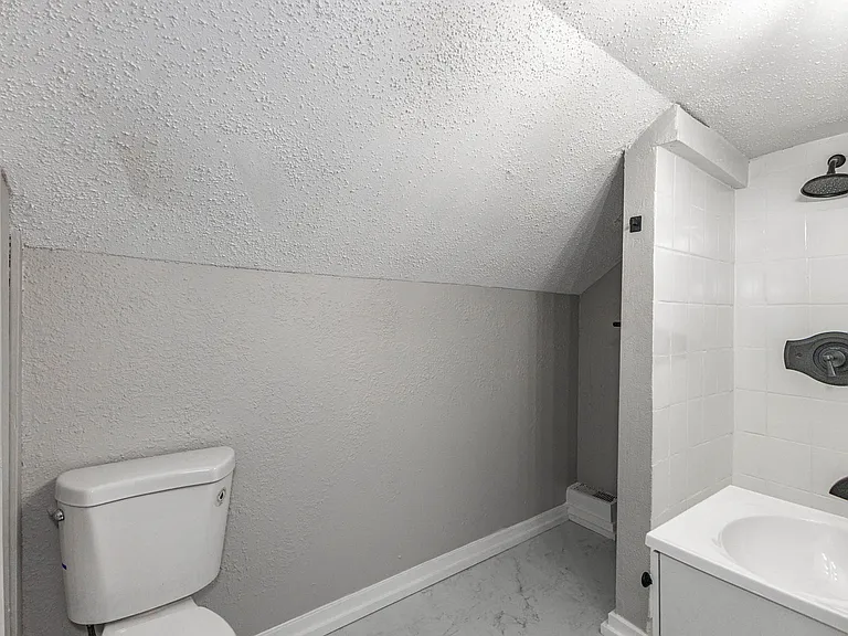 3901 Central St — Photo 42