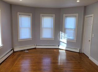 36 Applegate Ln, Providence, RI 02905