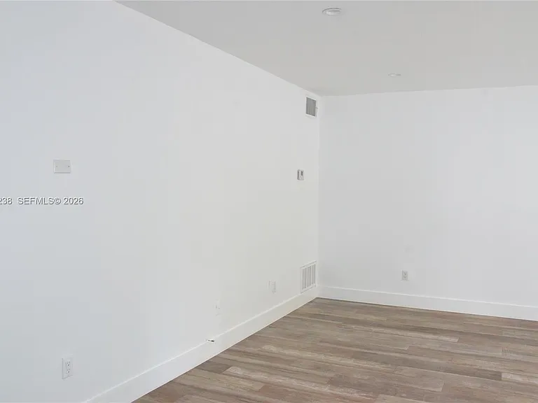 35 Edgewater Dr #104 — Photo 12