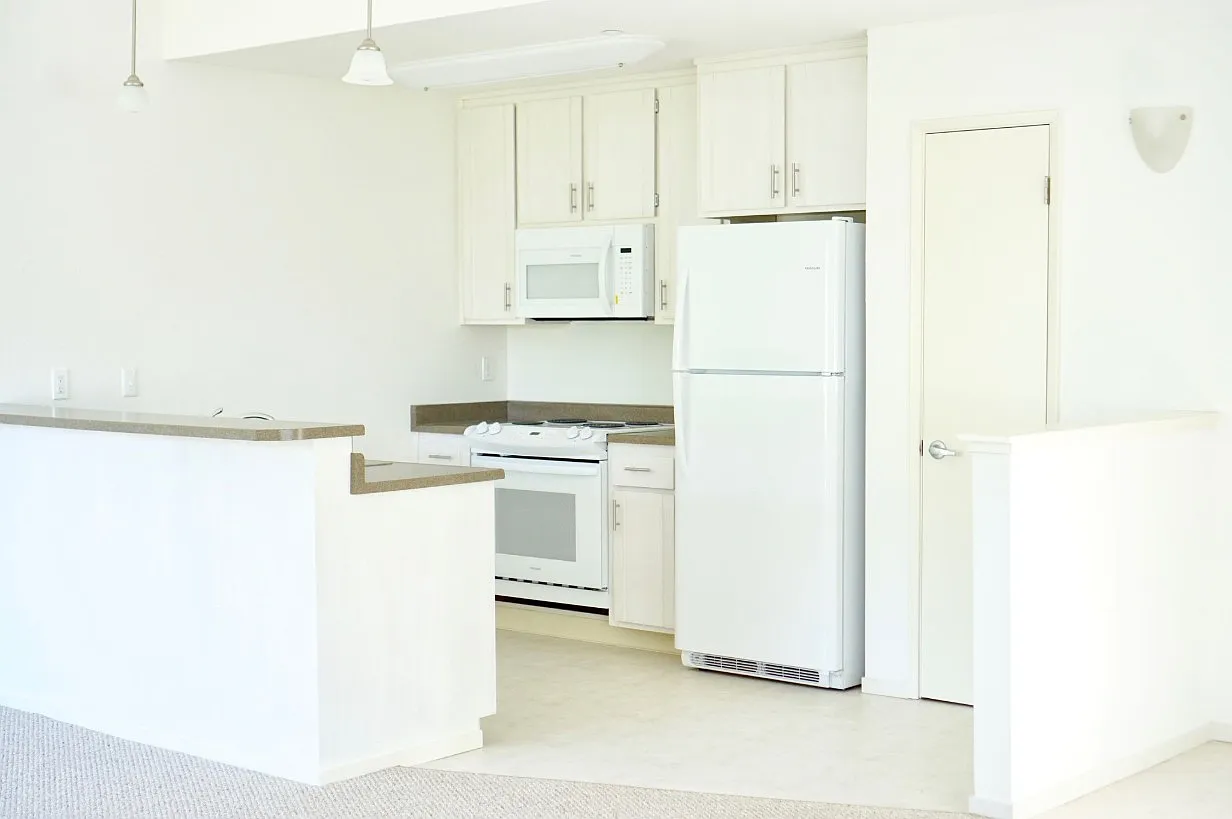 Parkwood Court Apartments — Photo 1