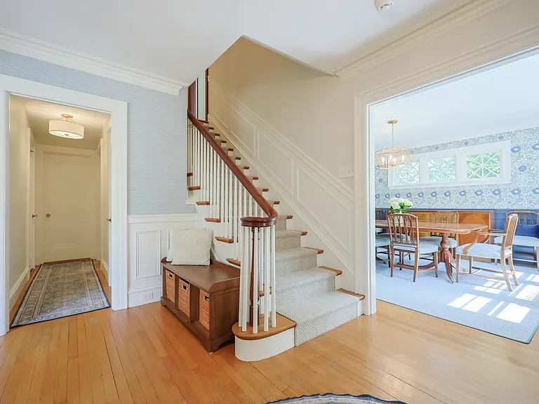 27 Chesterfield Rd — Photo 3
