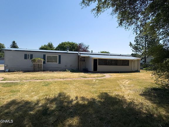 4th image of 3115 9th Ave E