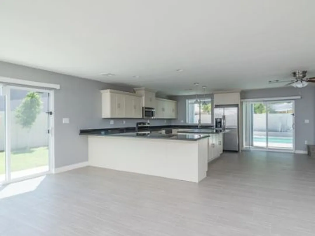 3 bed, 1900 sqft, $3,300 — Photo 1