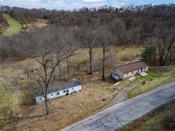 323-325 E Lancaster Rd, Harmony, PA 16037