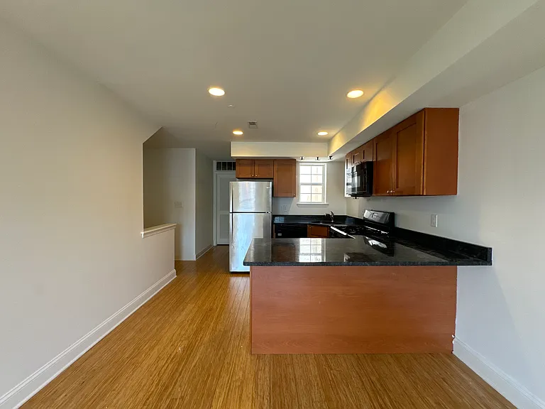 1131 W Nevada St #2 — Photo 2