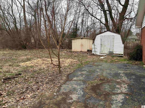 1326 Valley Rd, Benton, KY 42025